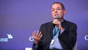 Dólar em Queda Livre: Stuhlberger Avisa sobre Perigos Fiscais que Envolvem os EUA!