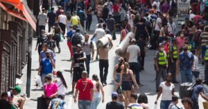 Desaceleração alarmante: Vendas do comércio despencam pelo quarto mês consecutivo!