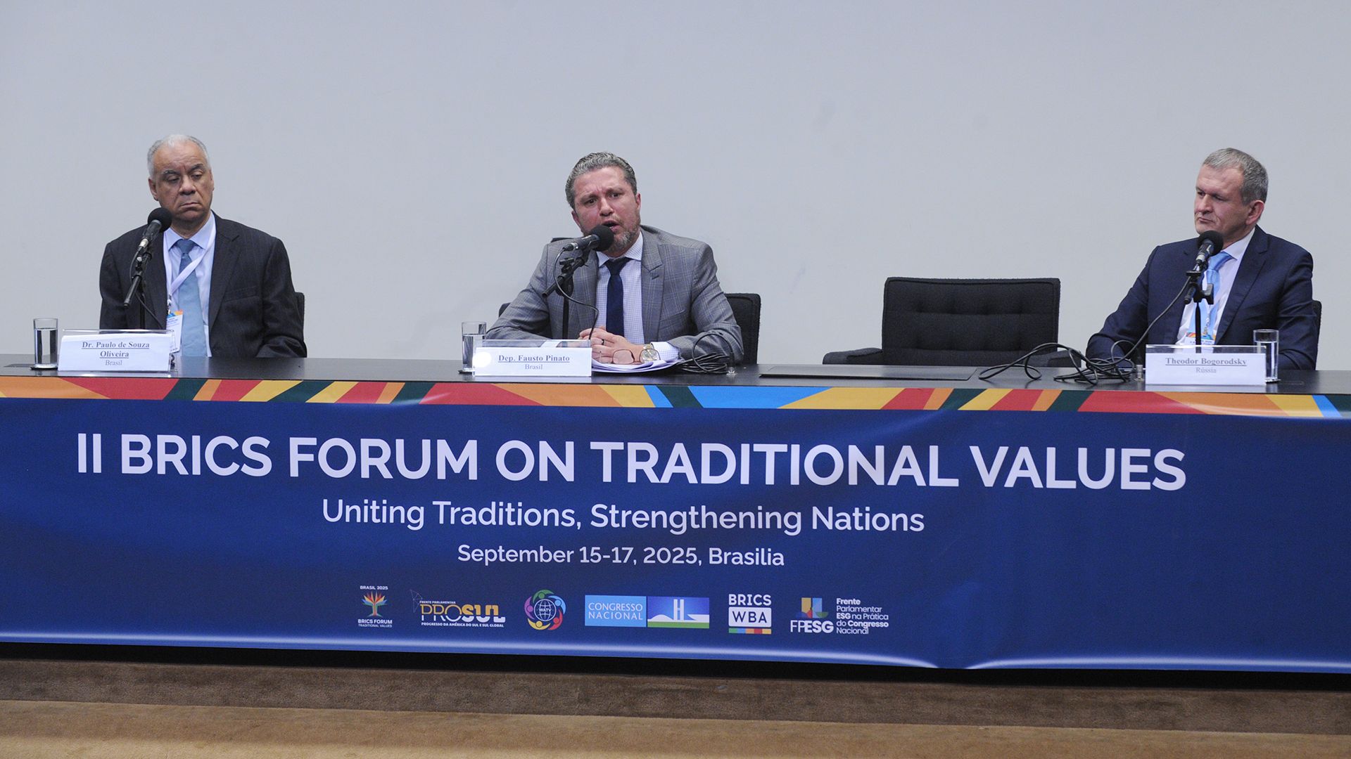 Evento do BRICS em Brasilia promoveu painel sobre criptomoedas