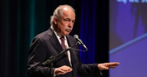 BNDES Intervém: Salvação para Empresas Atingidas pelo Tarifaço, Declara Mercadante!