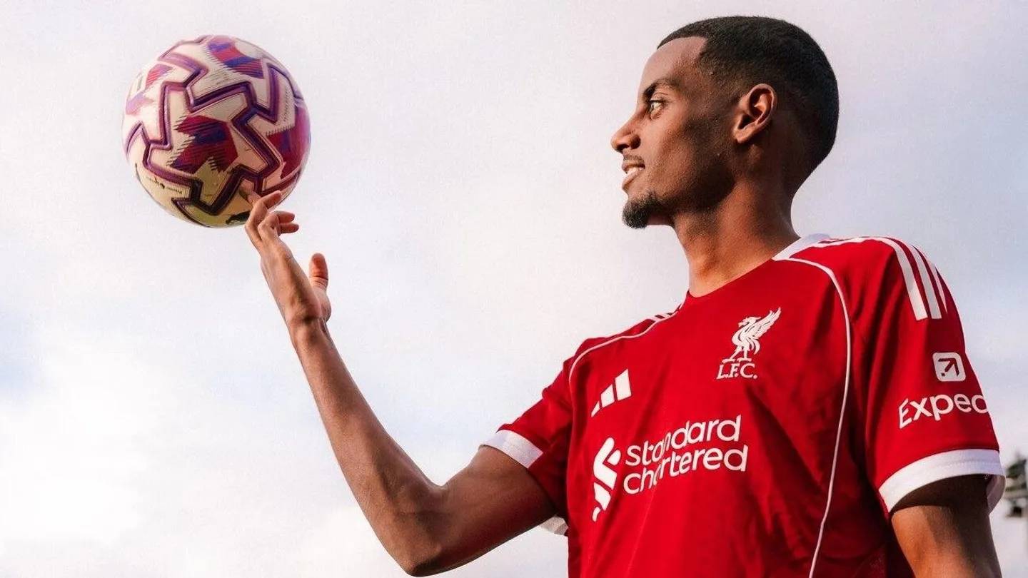 Transferências disparam para US$ 9,76 bi, batendo todos os recordes na janela do meio do ano! 1 Isak Liverpool.webp