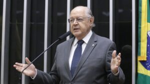 Deputado Propõe Fim das Notas de R$ 100 e R$ 200: Vai Limitar Dinheiro Vivo!