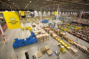 Mercado Livre acelera: robôs para entregas ultra-rápidas em meio à feroz disputa!