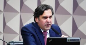 Câmara Impulsiona Mudança Bombástica: Saúde e Educação Fora das Contas!