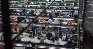 China explode exportações para a África enquanto comércio com os EUA despenca!