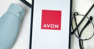 Natura Fecha Negócio Bombástico: Avon se Despede da América Central!