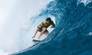 Yago Dora desbrava a Liga Mundial de Surfe e conquista um título surpreendente!