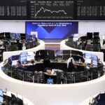 Europa desliga horário de verão; mercados abrem às 5h! 3 2024 07 08T143833Z 2104650575 RC22R8AD65UE RTRMADP 3 EUROPE STOCKS