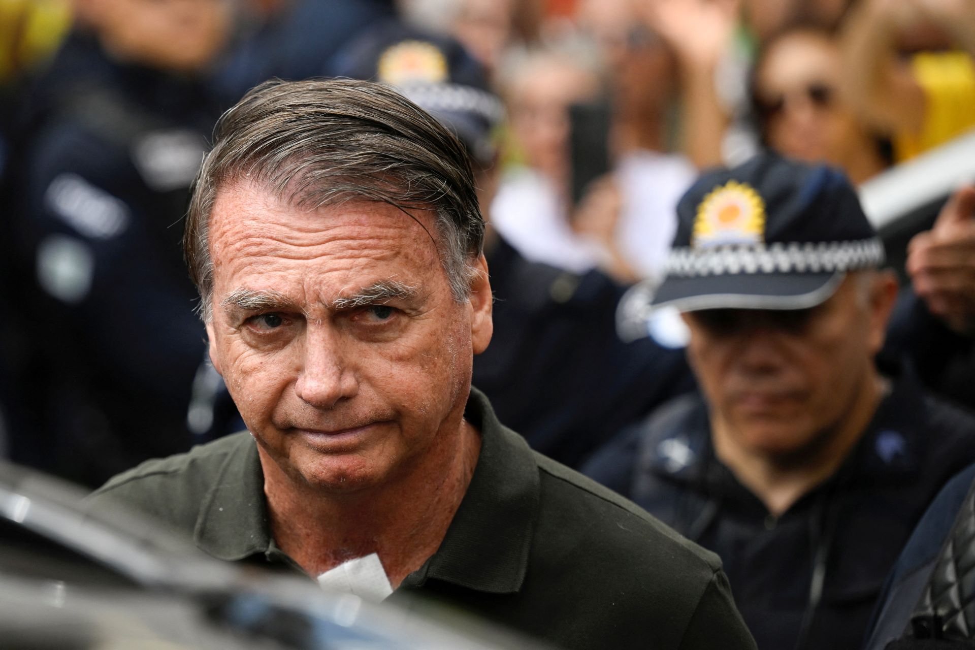 Bolsonaro em choque: Recursos no STF podem mudar rumo da condenação por golpe! 2 2025 09 14T172119Z 1630398829 RC2TRGA5AELK RTRMADP 3 BRAZIL BOLSONARO red
