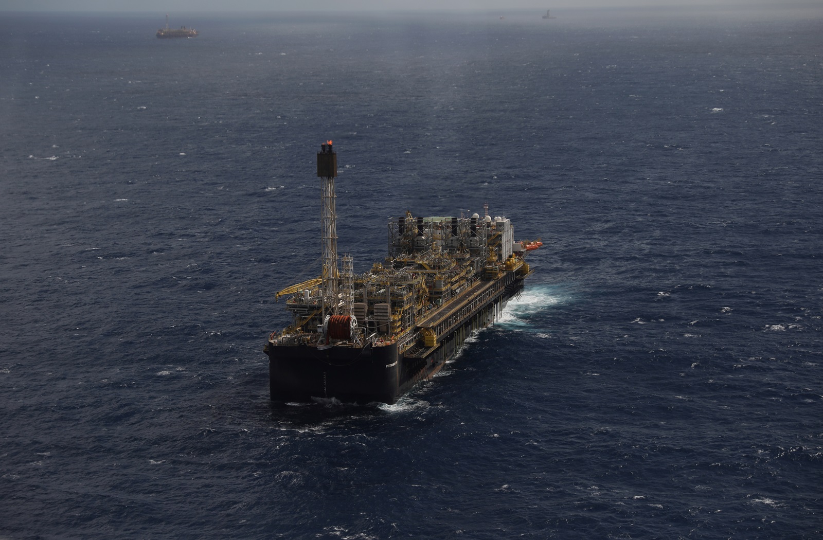 Petrobras aposta em Búzios: produção pode explodir para 2 milhões de barris diários! 2 2025 10 22T145528Z 1 LYNXMPEL9L0TA RTROPTP 4 ENERGIA TRUMP PETROLEO BRASIL