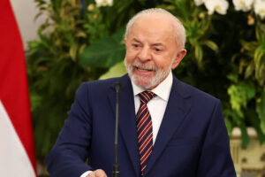 Brasil Resiste: Lula afirma que nações não cederão a ameaças absurdas!