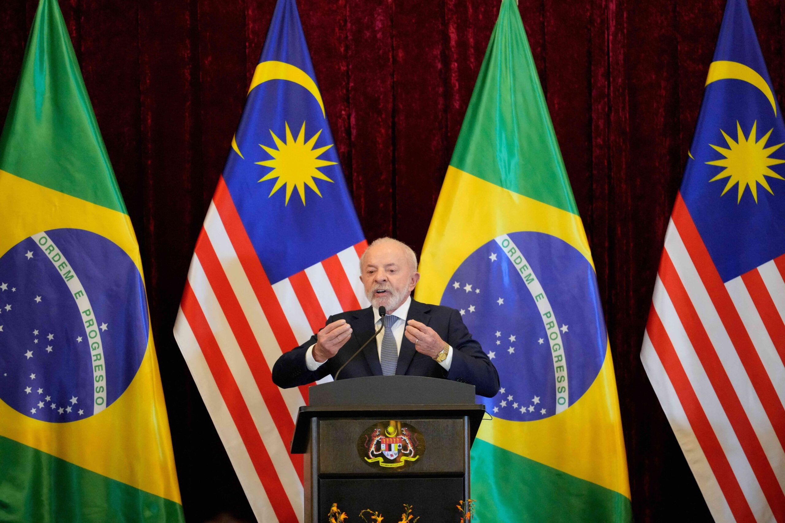 Lula Quer Reaproximar-se de Trump e Joga Bolsonaro no Limbo do Passado! 2 2025 10 25T164601Z 1 LYNXMPEL9O096 RTROPTP 4 POLITICA LULA TRUMP OTIMISTA scaled