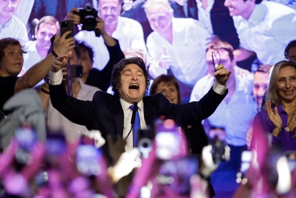 Milei Celebra Vitória e Convoca Governadores para Acelerar Reformas Urgentes! 2 2025 10 27t013628z 1007295347 rc21khank483 rtrmadp 3 argentina election