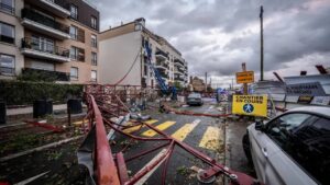 Tornado Mortífero Devasta Norte de Paris: Uma Victima e Nove Feridos!