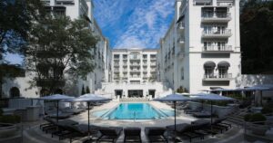 Do Glamour à Farmácia: Como a Jornada 5×2 Está Transformando a Atração de Talentos!