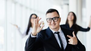 Justiça do Trabalho exige que corretoras de criptomoedas revelem saldo de empresa e sócios!