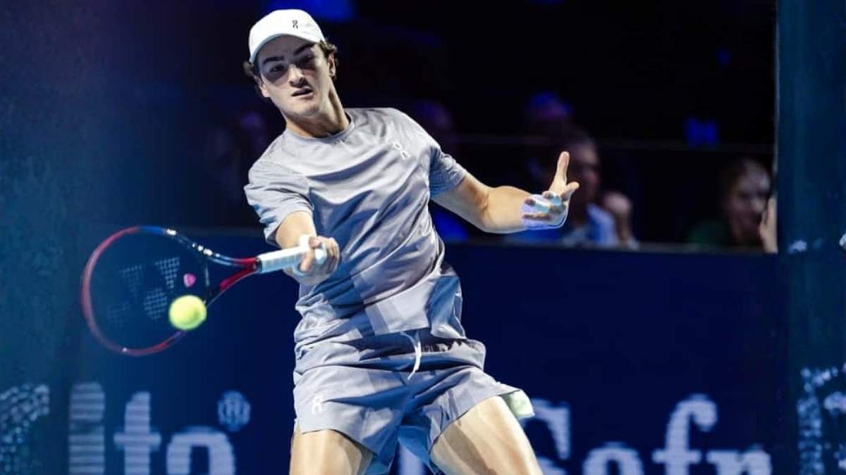 João Fonseca Desafia a Sorte e Chega à Semifinal do ATP 500 na Basileia! 1 Joao Fonseca no ATP 500 da Basileia — Foto Reproducao 1