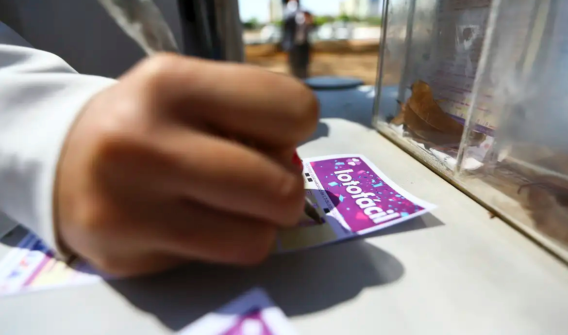 Descubra Agora as 15 Dezenas que Canham Bombásticas nesta Quarta! 3 Lotofacil da Independencia 1