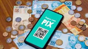 Brasileiros Desvendam o Futuro das Finanças: Do Pix aos Memes, o Medo do Dinheiro Ficou no Passado! 9 Pix. EtalbriStock
