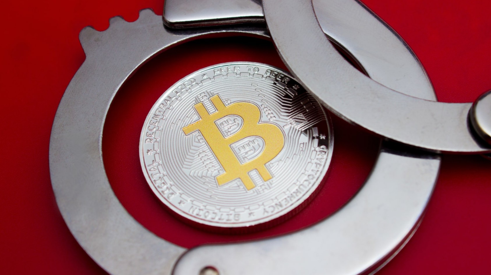 Criptomoedas Banidas: Condenados por Crime Organizado em Pânico! 2 algema bitcoin