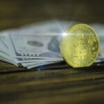 Bitcoin explode em preço: descubra as previsões dos especialistas! 1 bitcoin brilhando