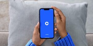 Coinbase Adquire R$ 1,5 Bilhão em Bitcoin e Ações Estouram Após Lucros Surpreendentes!