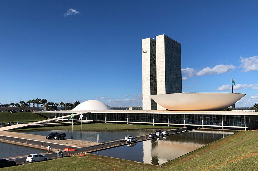 Bombeiros Enfrentam Chamas em Obra da Câmara dos Deputados em Brasília! 1 congresso nacional