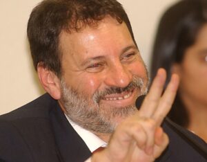 Escândalos à Vista: Delúbio Almeja Retorno Triunfal à Câmara em 2026!