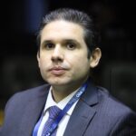 Urgente: Câmara se prepara para votar projetos polêmicos sobre segurança e bagagens de mão! 1 hugo motta candidato presidente camara dos deputados