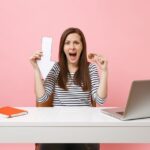 Medo do Bitcoin em Alta: Índice Chega ao Seu Máximo em Seis Meses! 1 investidora bitcoin panico
