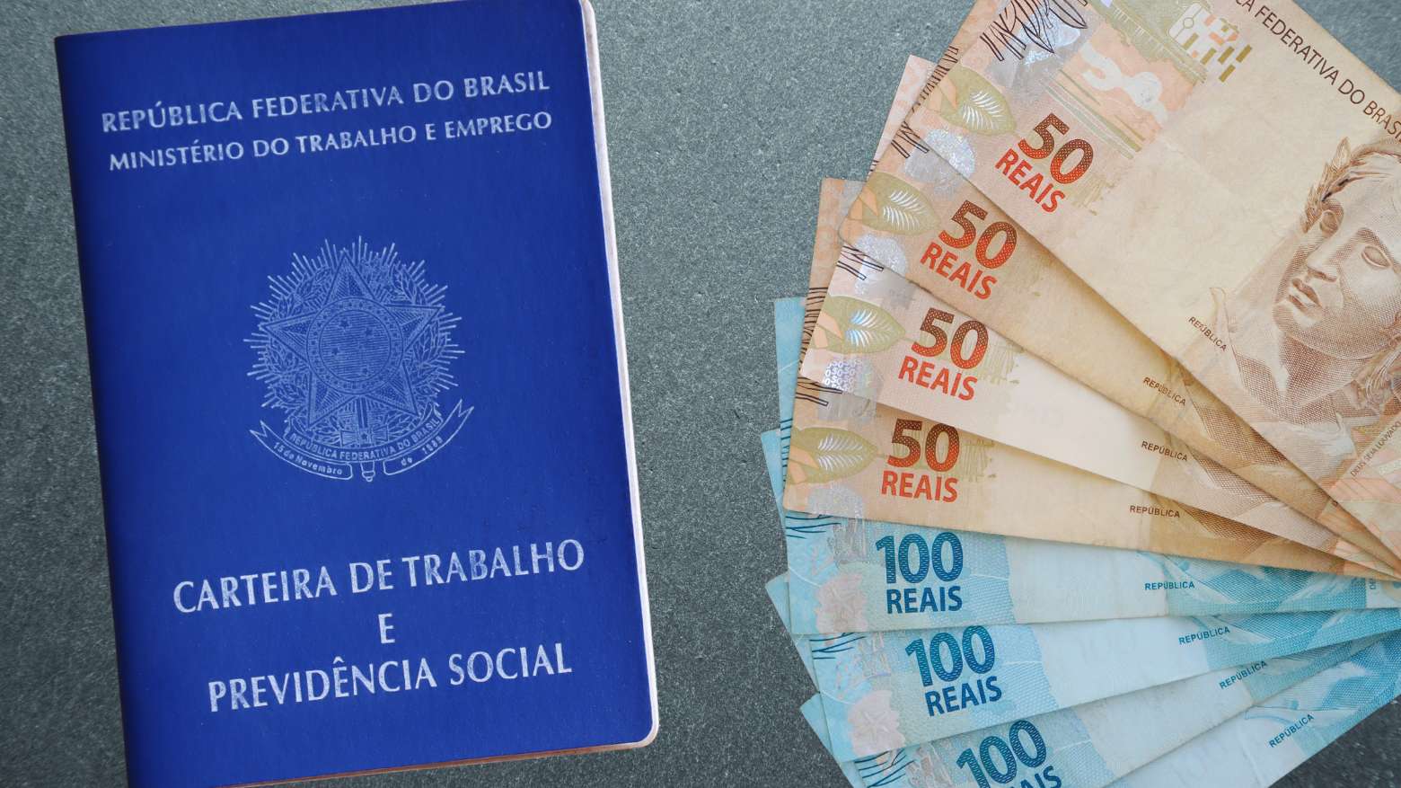 sd primeira parcela decimo terceiro salario carteira de trabalho dinheiro