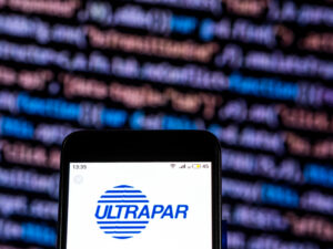 Ultrapar (UGPA3) Entra com Tudo: R$ 102,5 Mi na VirtuGNL! Descubra os Segredos dessa Aquisição! 6 shutterstock 1252695889