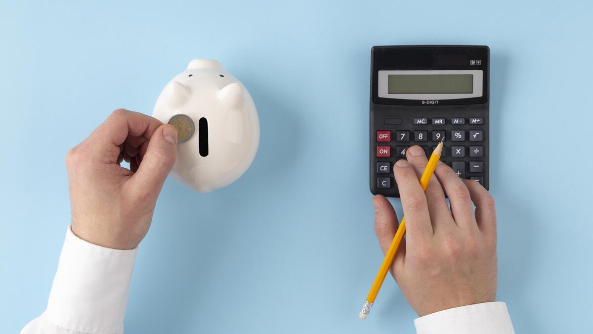 Liberte-se das dívidas: Bancos promovem mega mutirão de renegociação em novembro! Descubra como aproveitar! 3 vista superior sortimento de elementos financeiros