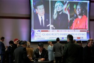 Choque na Política: Mulher Histórica Derrota Trump e Assume o Governo da Virgínia!