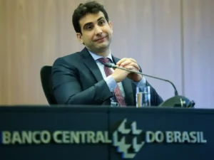 Banco Central Frio e Calculista: Juros Altos Até a Inflação Chegar a 3%!