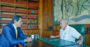 Matriz em Crise: A Farsa do Compromisso Fiscal do Governo Desmascarada!