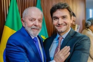 Ministro do União Brasil Aumenta Tensão e Renova Apoio a Lula!