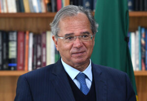 Paulo Guedes: O Mundo Sob a Onda Devastadora do Conservadorismo!