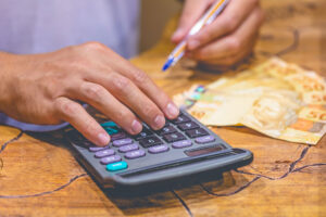 Endividado? Descubra 10 estratégias para reverter sua situação antes das compras de fim de ano!