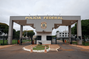 Bolsonaro e a Tentativa Chocante de Remover Tornozeleira com Calor!