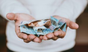 Dividendo de Choque: FIIs CACR11 e GGRC11 Liberam Até 1,71% Hoje!