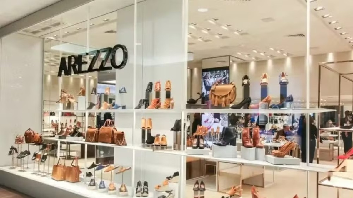 Dividendos Surpreendentes: Azzas e Marcopolo Liberam R$ 300 Milhões para os Acionistas! 2 Fachada da loja da Arezzo da Azzas 2154 AZZA3. Foto Divulgacao