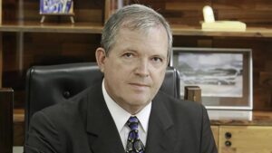 Ministro do TCU ataca Ibama: “Entidade é um obstáculo ao progresso!”