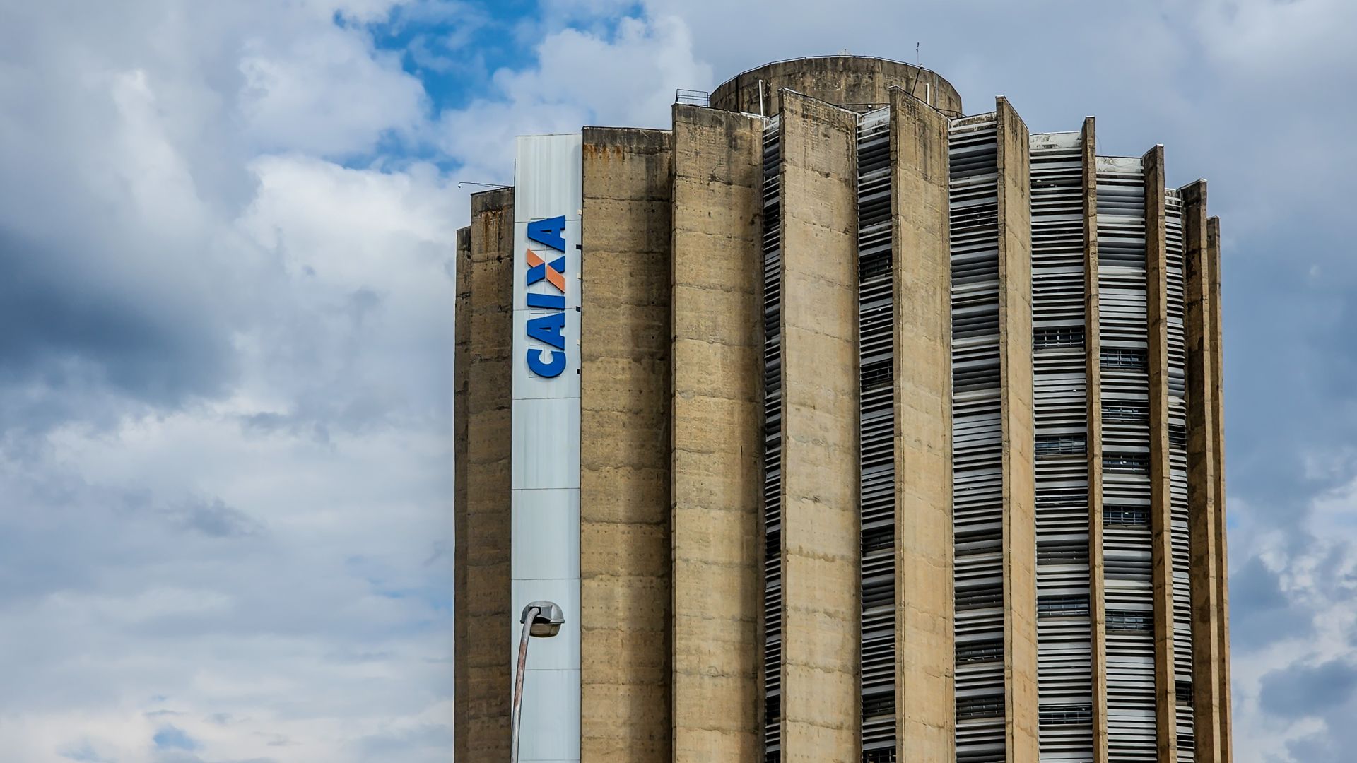 Criptomoedas em Chamas: PF Cedes Apreensão Surpreendente na Caixa Econômica! 2 Predio sede Caixa Economica Federal