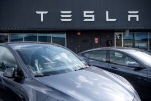 Tesla enfrenta colapso de vendas na China, o pior em 3 anos!