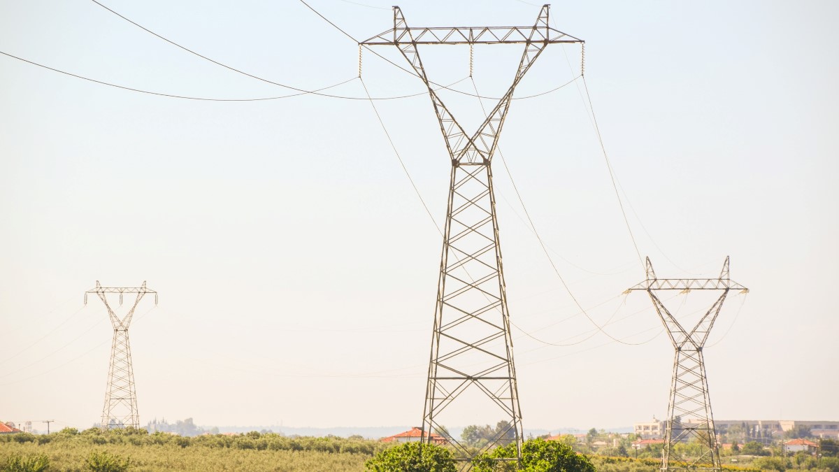 Torres de transmissao de energia eletrica