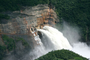 Cemig (CMIG4) despenca: Lucro do 3º trimestre desaba 75,7%!