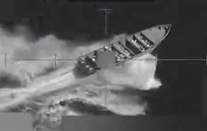 EUA Desferem Ataque Surpreendente no Pacífico: Barco Afundado e Três Mortos!