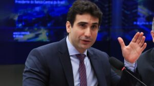 Obstáculos Mortais: O Desafio do Banco Central para Reduzir a Selic!