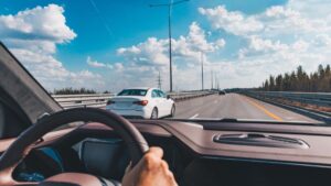 O Segredo do Rebanceamento: Mantenha seu Carro na Pista dos Fundos Imobiliários! 13 carros automoveis brasil dirigir